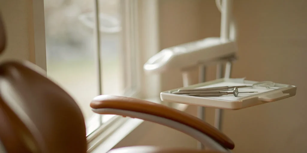 Modern equipment used by one of the best implant dentists in Baton Rouge.